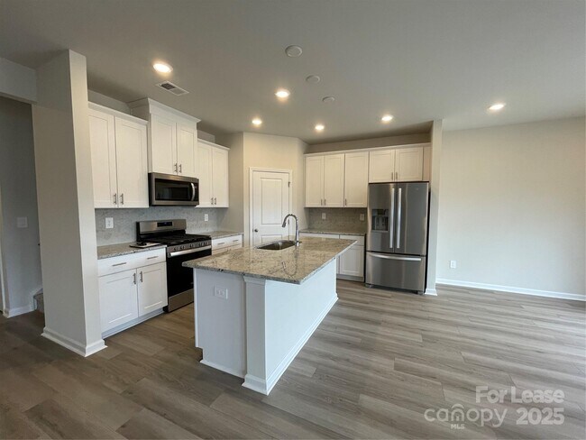Building Photo - 110 Bird Dog Dr