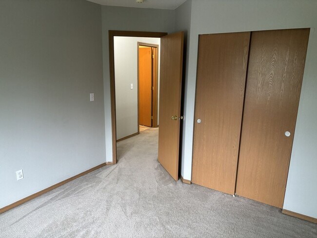 Building Photo - Stunning 3-Bedroom Home in Puyallup's Silver Pointe For Rent!
