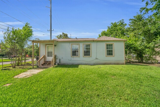 Building Photo - 7304 Kinney St