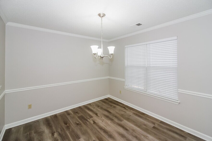 Building Photo - 5694 Pecan Trce