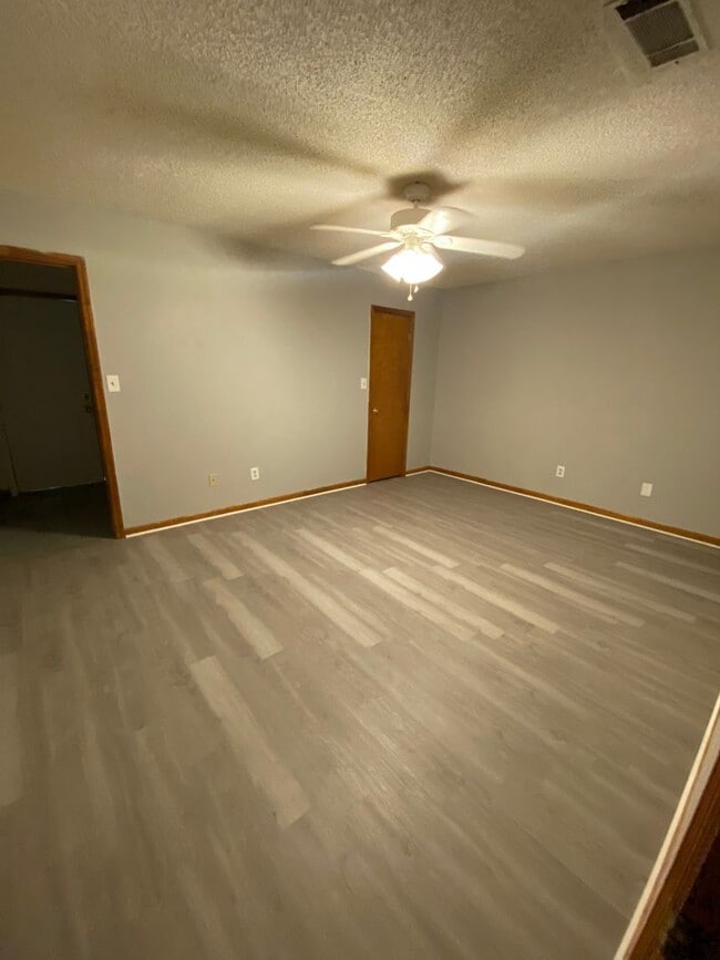Building Photo - 140 Winding Way