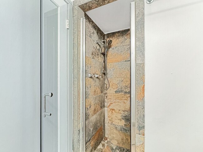 Building Photo - Charming 2 Bedroom House in Sacramento