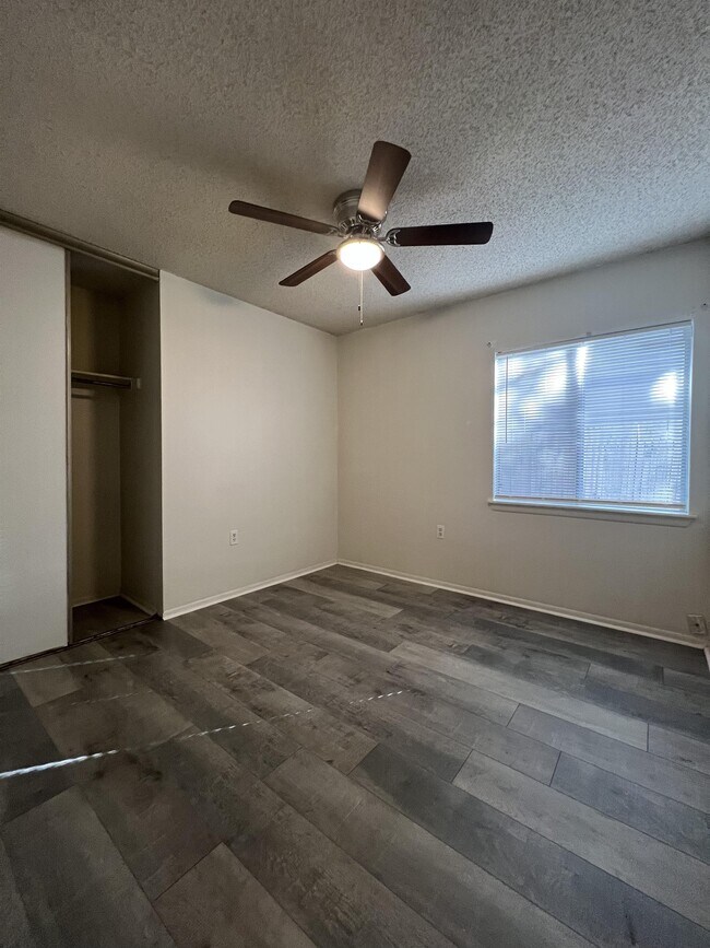 Building Photo - 9123 Alpine Trail St