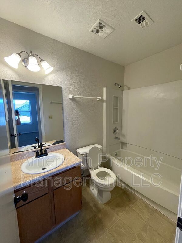 Building Photo - 4404 S 133rd E Ave