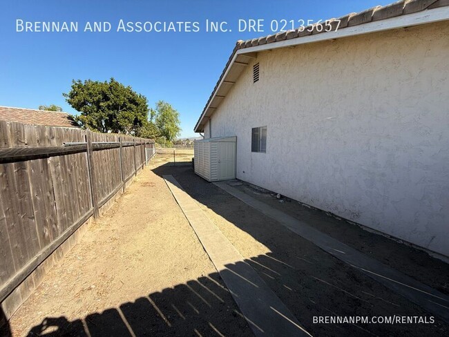 Building Photo - Stunning 3-Bed Home in Bonita with Mountai...