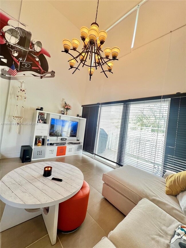 Building Photo - 498 SW 2nd St