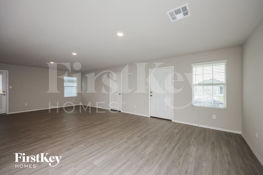 Building Photo - 10803 Prusiner Dr