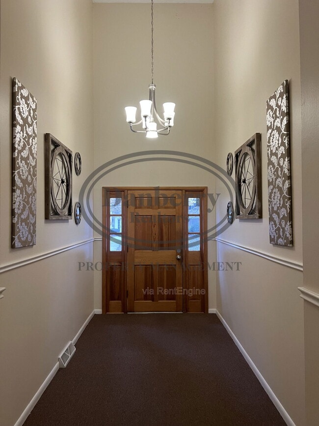 Building Photo - 4126 Newcastle Dr