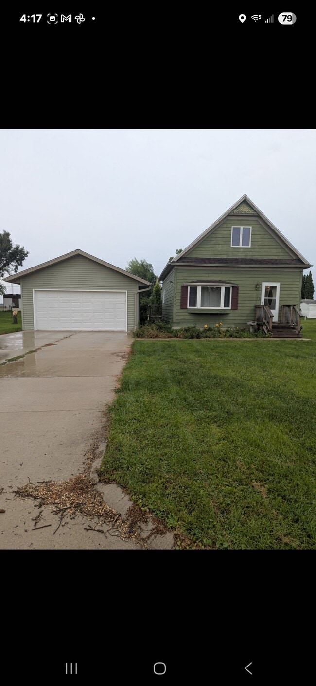 Primary Photo - 1075 Grove Ave