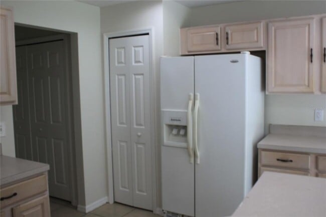 Building Photo - 215 Owenshire Cir