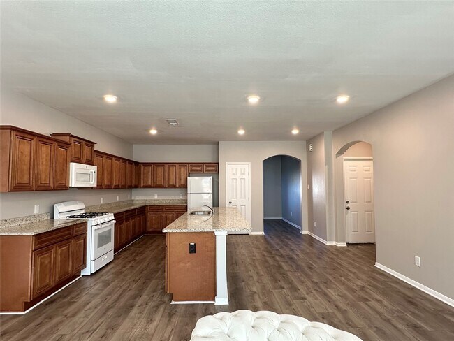 Building Photo - 11114 Beverley Pk St