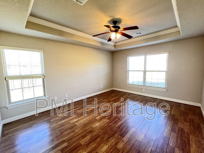 Building Photo - 4300 SW Limestone Ave