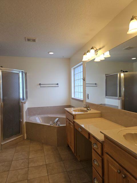 Building Photo - 4695 Lovegrass Ln