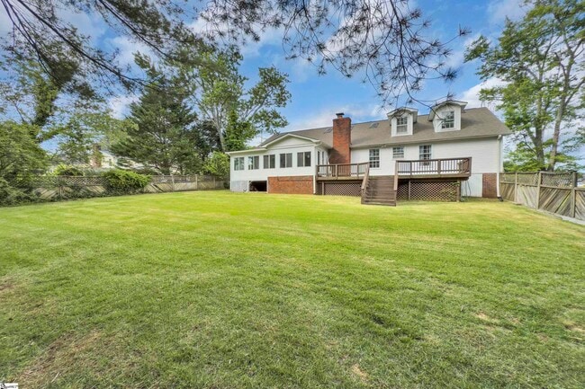 Building Photo - 203 Roper Mountain Rd Ext