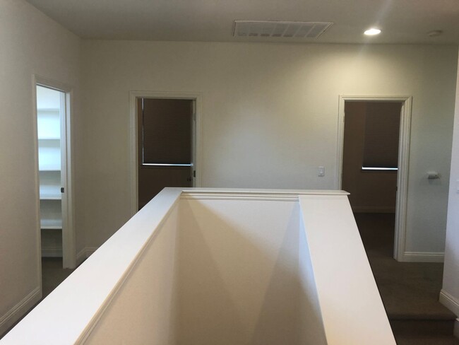 Building Photo - Beautiful 5 Bedroom, 3 Bathroom, 2800 Sqft. El Dordo Hills Home for Lease.