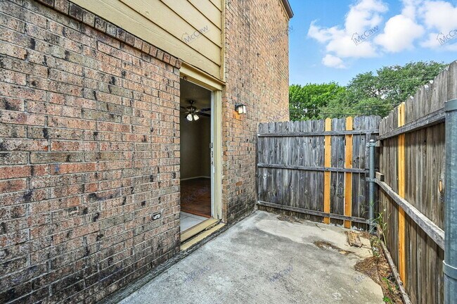 Building Photo - 6176 Vega Dr