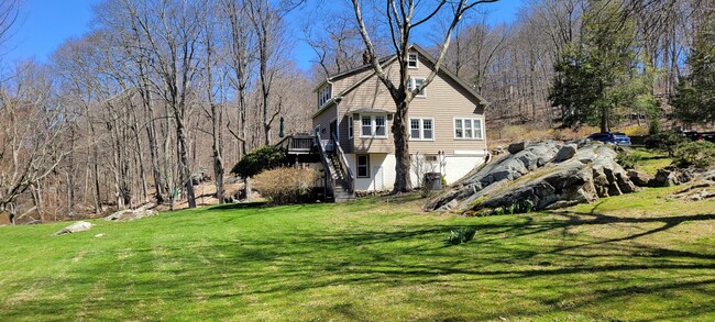 Building Photo - 81 W Mountain Rd