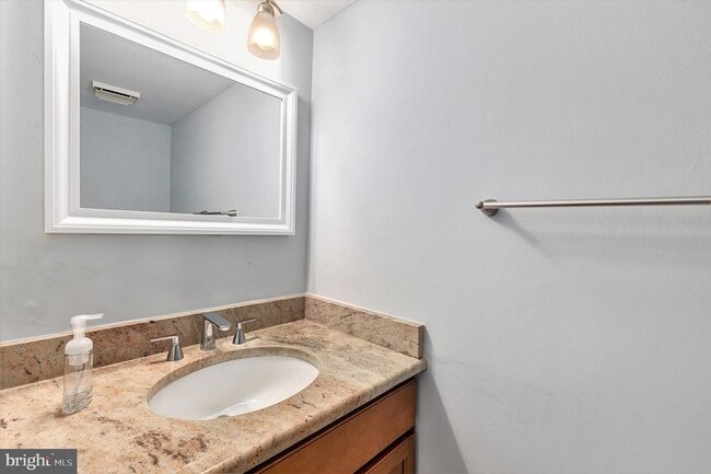 Building Photo - 18 Flintlock Ln
