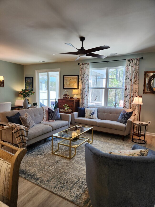 Building Photo - 752 Flowering Br Ave