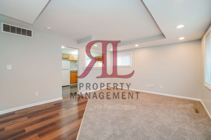 Building Photo - 2262 Century Dr