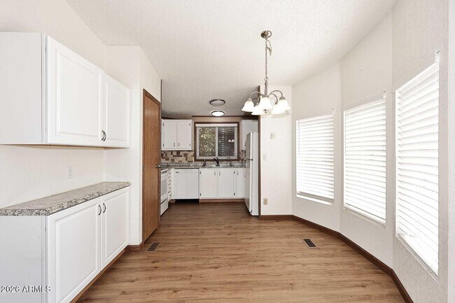Building Photo - 6249 S Pinehurst Dr