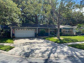 Building Photo - 3/2 Home In Downtown/Conway Area! Zoned fo...