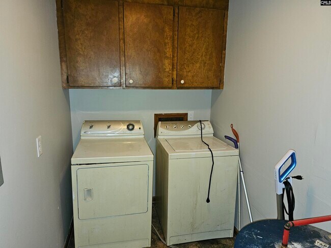 Building Photo - 3904 Persimmon St