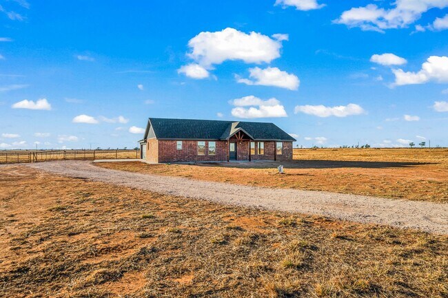 Building Photo - Country Living In Roosevelt ISD!