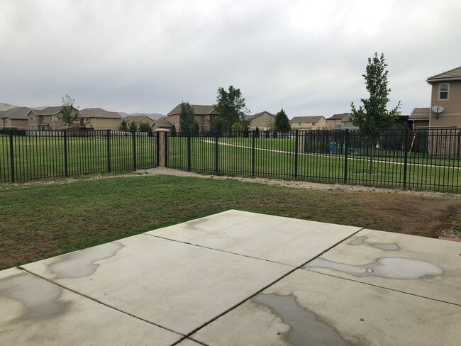 Building Photo - Great Lehi Home Now Available!