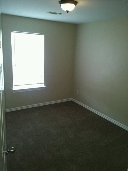 Building Photo - 303 Graystone Cir