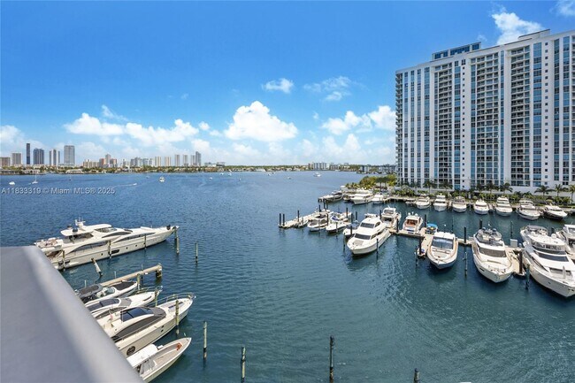 Building Photo - 17301 Biscayne Blvd