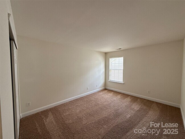 Building Photo - 10218 Glenburn Ln