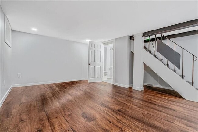 Building Photo - 619 Briarwood Ave