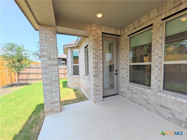 Building Photo - 1005 Easy Gruene