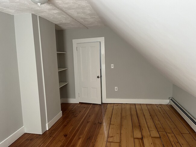 Building Photo - 159 E Central St