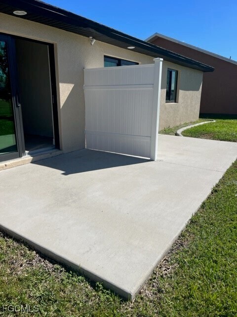 Building Photo - 3022 SE Santa Barbara Pl