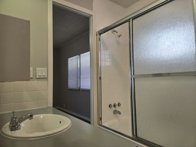 Building Photo - 315 50th Avenue Plaza W