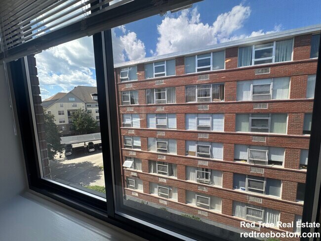 Building Photo - 320 Hammond Pond Pkwy