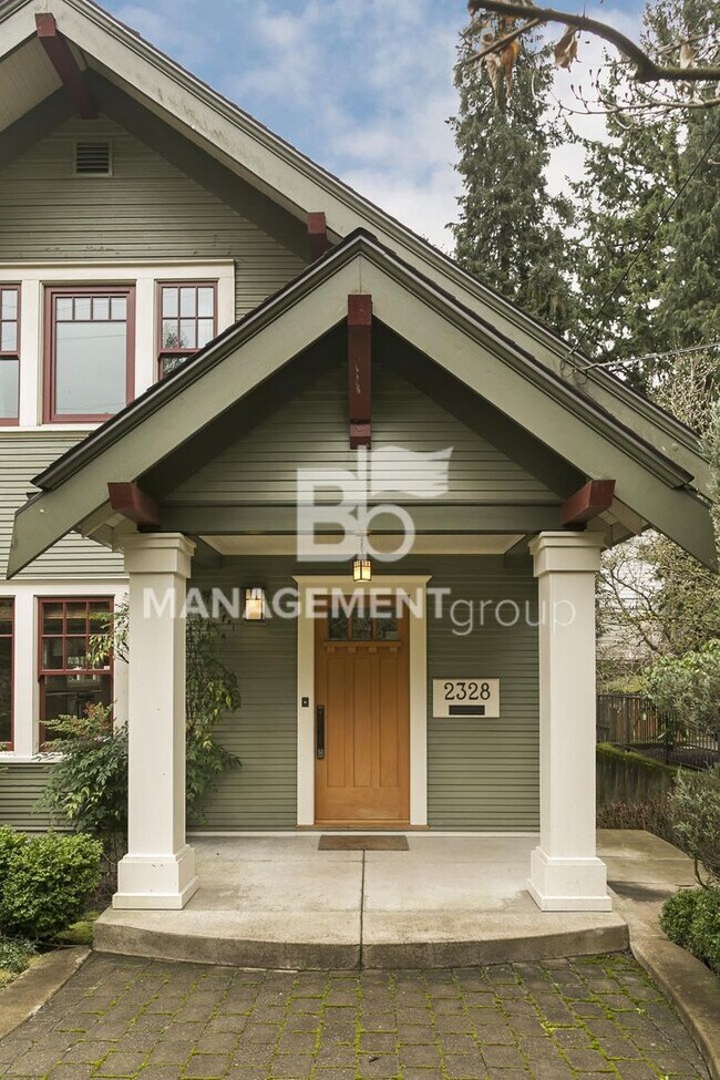 Building Photo - Stunning Historic Bungalow Just Minutes From City Center!