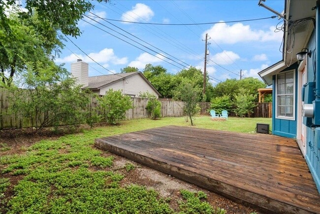 Building Photo - 2205 Cedar Branch Dr