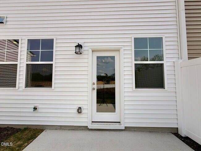 Building Photo - 134 Blossom Fld Wy