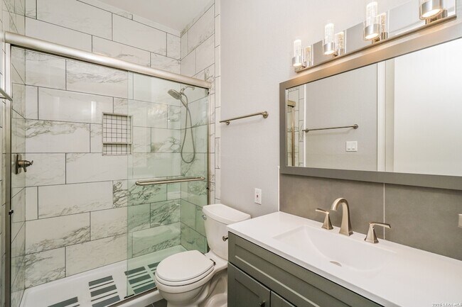 Building Photo - 7711 Broadway St