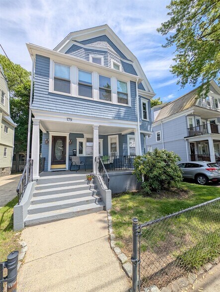 Building Photo - 179 College Ave