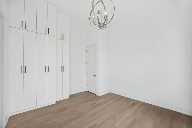 Building Photo - 6556 S Minerva Ave