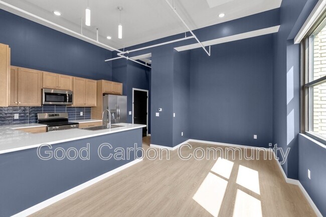 Building Photo - 401 Central Ave