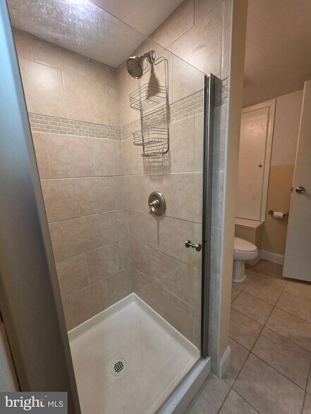 Building Photo - 8943 Sweetbriar St
