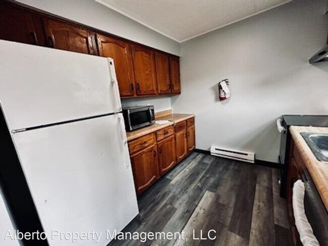 Building Photo - 2 br, 1.5 bath House - 2505 Lexington Ct.