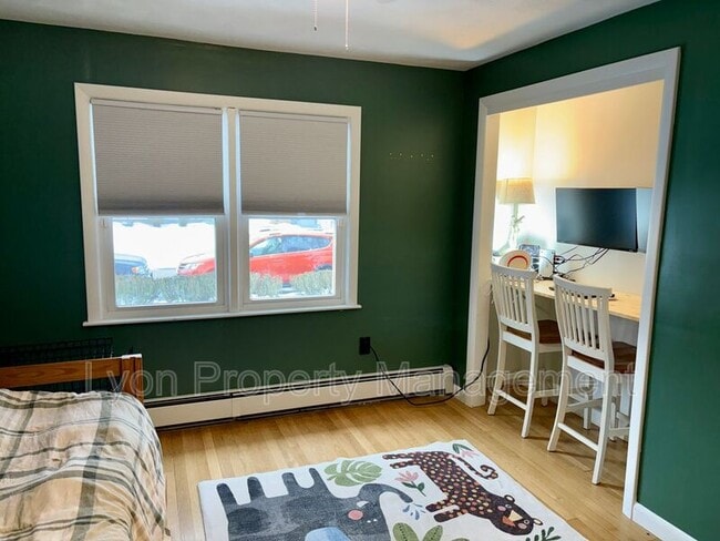 Building Photo - 128 Thurston St