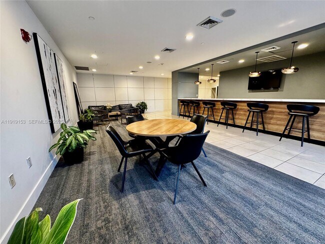 Building Photo - 1250 S Miami Ave