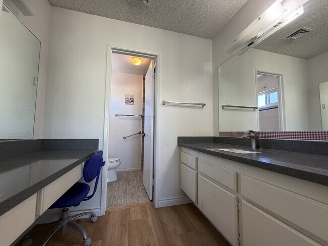 Building Photo - 6822 Endora Dr